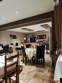 Atmosphère du Restaurant des Dombes à Saint-André-le-Bouchoux - n°13