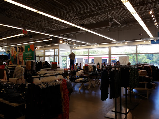 Clothing Store «Old Navy», reviews and photos, 400 S State Rd, Springfield, PA 19064, USA