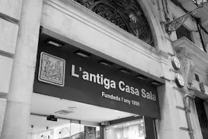 L' Antiga Casa Sala image