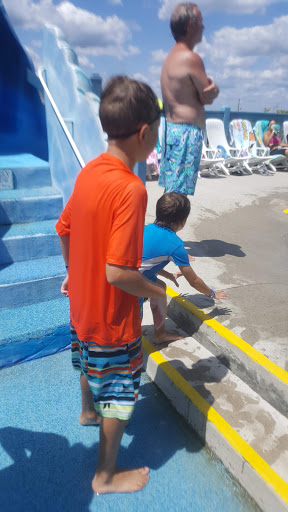 Water Park «Thundering Surf Waterpark», reviews and photos, 300 Taylor Ave, Beach Haven, NJ 08008, USA