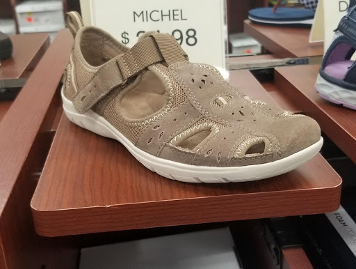 Shoe Dept. Encore, 1300 Ulster Ave #152, Kingston, NY 12401, USA, 