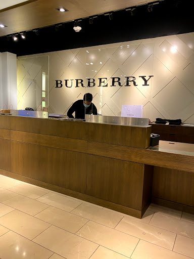 Clothing Store «Burberry Outlet», reviews and photos, 5220 Fashion Outlets Way, Rosemont, IL 60018, USA
