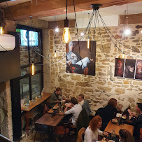 Atmosphère du LES FROMAGIVORES - Restaurant / Bar à Fromages à Lyon - n°13