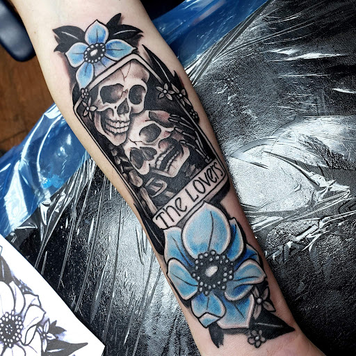 Explore hand poke tattoo ideas, creative tattoo ideas in Fort Payne, available at Broken Arrow Tattoo Co.