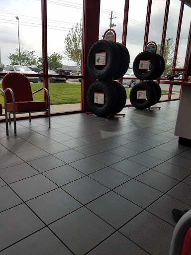 Tire Shop «Discount Tire Store - Bowling Green, KY», reviews and photos, 790 Campbell Ln, Bowling Green, KY 42104, USA