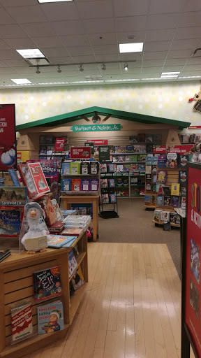 Book Store «Barnes & Noble Booksellers Palm Desert», reviews and photos, 72840 Highway 111 # 425, Palm Desert, CA 92260, USA