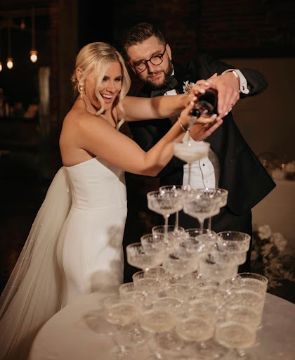 Bridal Shop «La Jeune Mariee Bridal Collection», reviews and photos, 139 E Main St, Columbus, OH 43215, USA