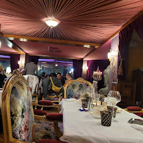 Atmosphère du Restaurant indien Karishma Lounge à Divonne-les-Bains - n°3