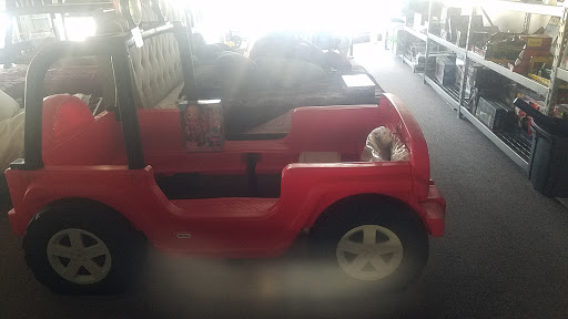 Department Store «Santa Fe Seconds», reviews and photos, 8615 Long Beach Blvd, South Gate, CA 90280, USA