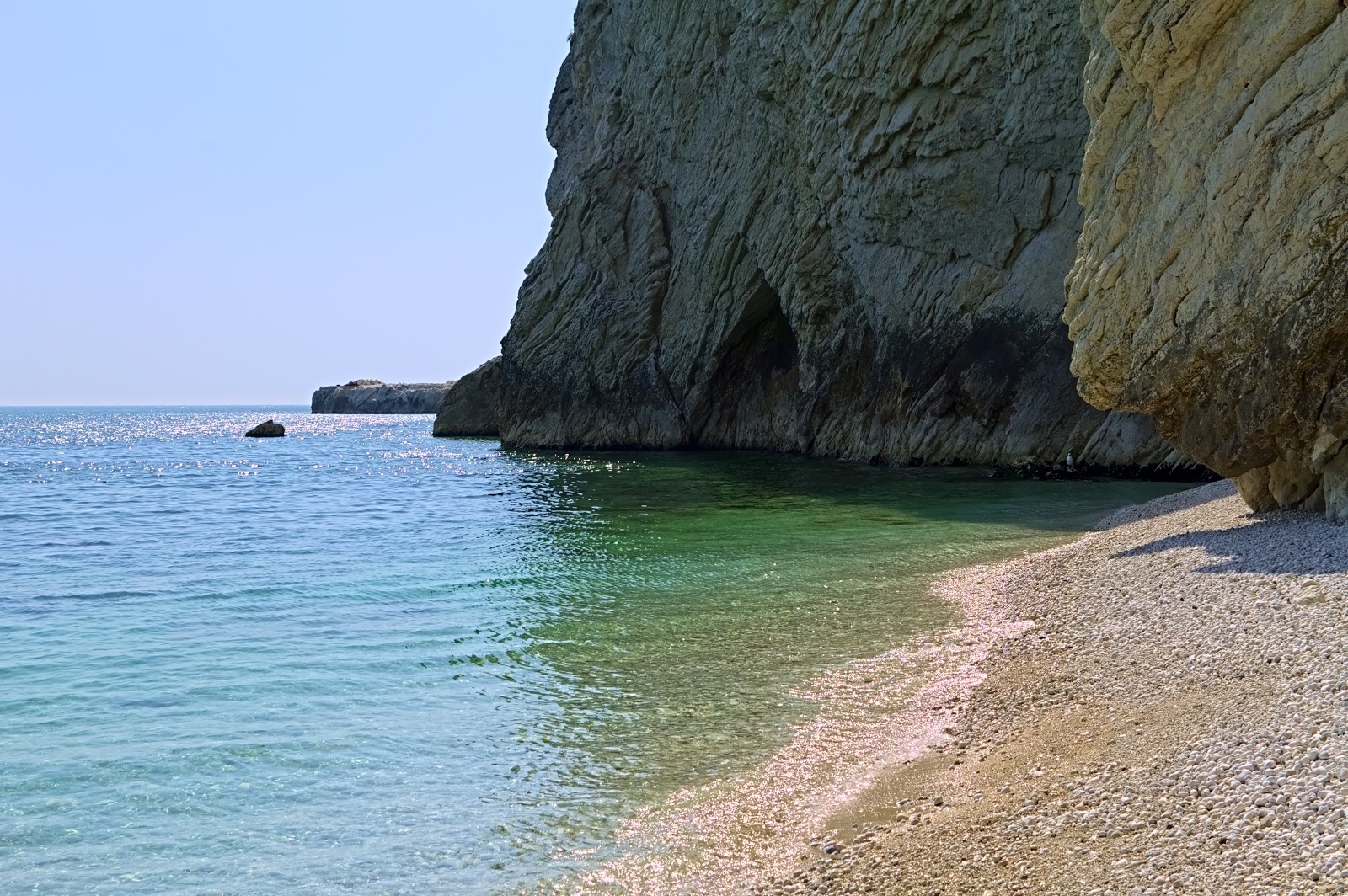 Fotografie cu Spiaggia dei Gabbiani zonă sălbatică