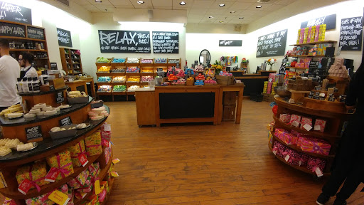 Cosmetics Store «Lush Cosmetics», reviews and photos, 7101 Democracy Blvd, Bethesda, MD 20817, USA