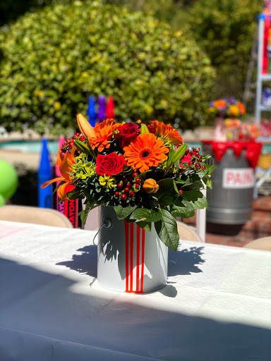 Florist «Fleur De Lis Florists», reviews and photos, 6588 Quinton Ln, Tujunga, CA 91042, USA