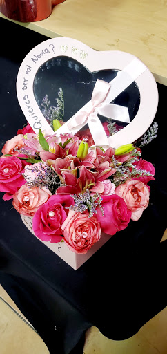 Florist «Temptations Flower Shop», reviews and photos, 2429 N Arkansas, Wichita, KS 67204, USA