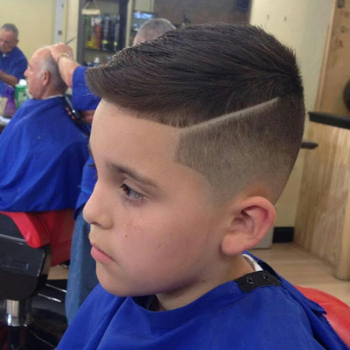 Barber Shop «In & Out 2 Barbershop & Salon», reviews and photos, 2147 E Semoran Blvd, Apopka, FL 32703, USA