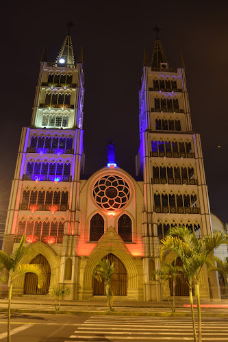 Catedral Católica El Buen Pastor | Santo Domingo - Iglesia