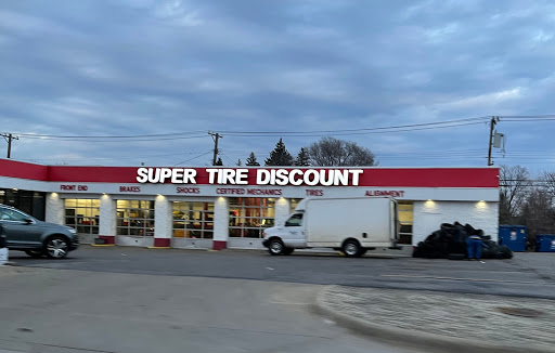 Auto Repair Shop «Metro 25 Firestone Tire & Services Center», reviews and photos, 11011 Telegraph Rd, Taylor, MI 48180, USA