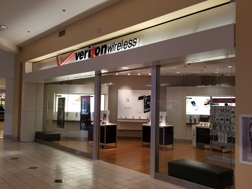 Cell Phone Store «Verizon», reviews and photos, 2500 W Moreland Rd, Willow Grove, PA 19090, USA