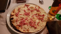 Tarte flambée du Restaurant de spécialités alsaciennes Restaurant Zum Sauwadala à Mulhouse - n°11