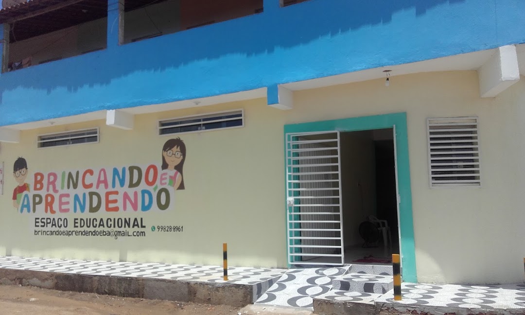 Espaço educacional BRINCANDO E APRENDENDO