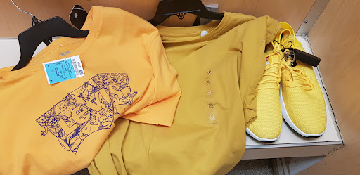 Clothing Store «Ross Dress for Less», reviews and photos, 7511 Lemont Rd, Darien, IL 60561, USA