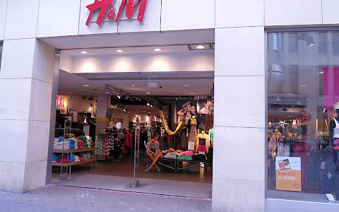 H&M image