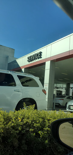 Toyota Dealer «DCH Toyota of Oxnard», reviews and photos, 1631 Auto Center Dr, Oxnard, CA 93036, USA