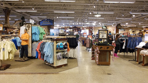 Sporting Goods Store «Bass Pro Shops», reviews and photos, 1365 S 5th St, St Charles, MO 63301, USA