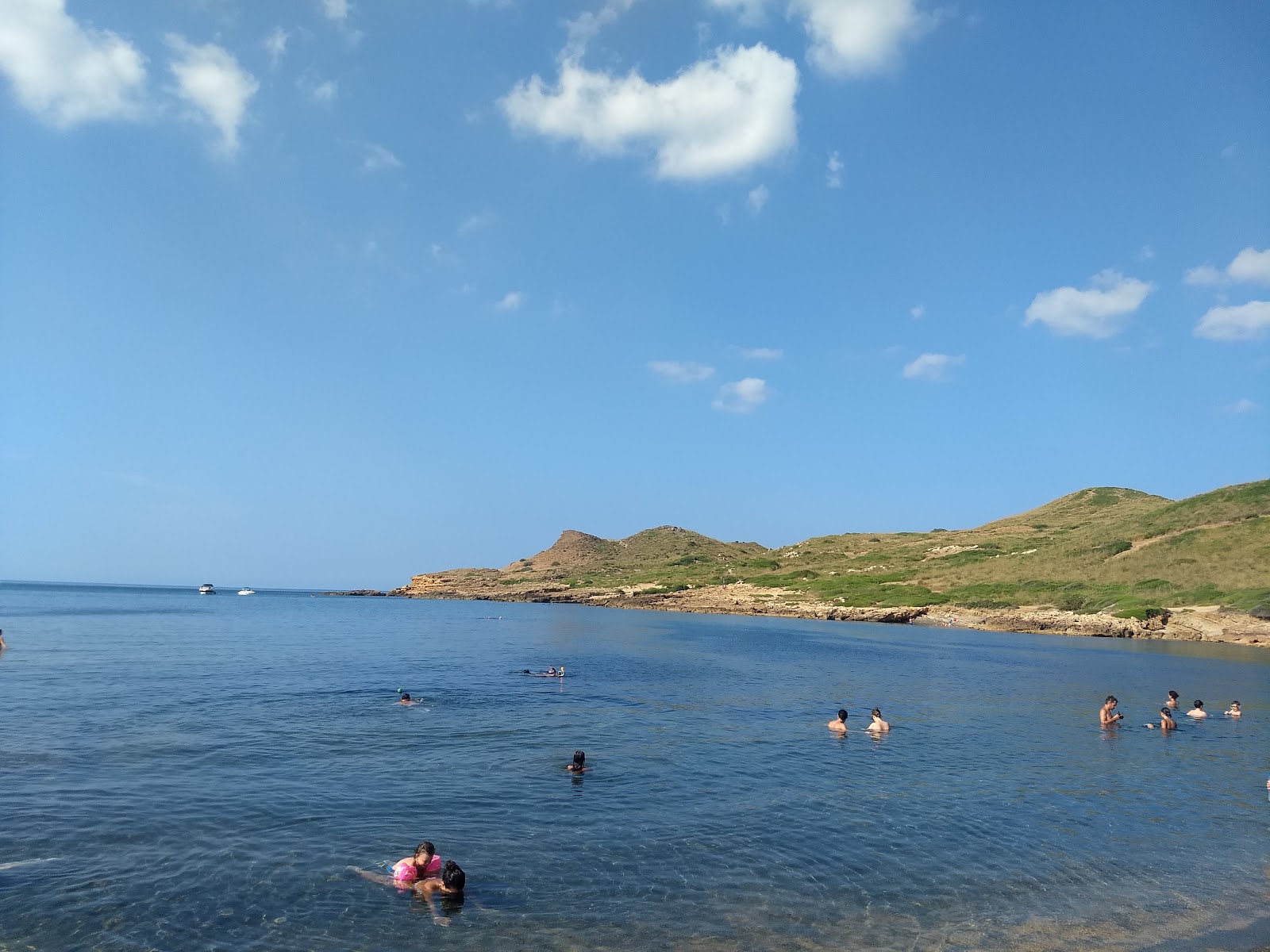 Foto di Platja de Binimel.la - luogo popolare tra gli intenditori del relax