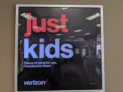 Cell Phone Store «Verizon Authorized Retailer – Cellular Sales», reviews and photos, 535 W Lancaster Ave, Berwyn, PA 19312, USA
