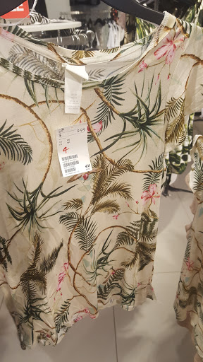 Clothing Store «H&M», reviews and photos, 236 4 Seasons Town Center Ent, Greensboro, NC 27427, USA