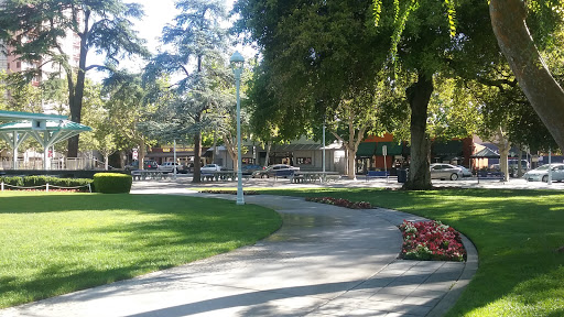 Todos Santos Plaza