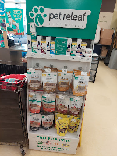 Pet Supply Store «Petco Animal Supplies», reviews and photos, 13 Welles St, Glastonbury, CT 06033, USA