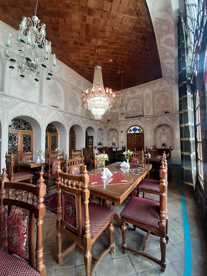 رستوران قصر منشی - Isfahan Province, Isfahan, Ghasr-e-Monshi, MM3J+4PH, Iran
