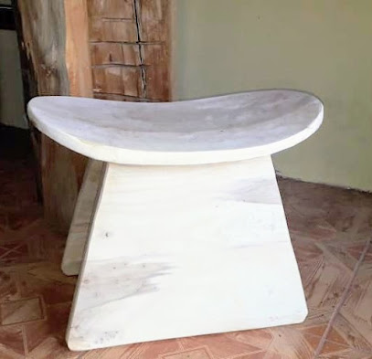 Lleuque Artesanias. Tallados en Madera