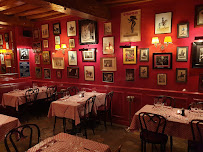 Atmosphère du Restaurant Castel à Paris - n°15
