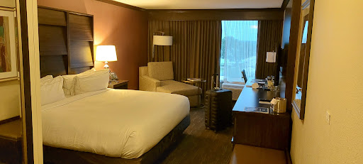 Hotel «DoubleTree by Hilton Hotel Decatur Riverfront», reviews and photos, 1101 6th Ave NE, Decatur, AL 35601, USA