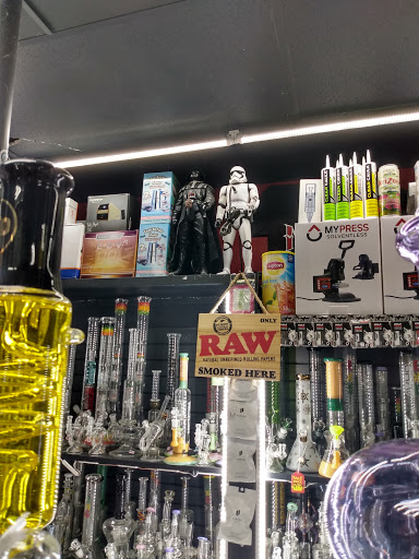 Vaporizer Store «Happy Rock Smoke Shop», reviews and photos, 334 NE 72nd St, Kansas City, MO 64118, USA