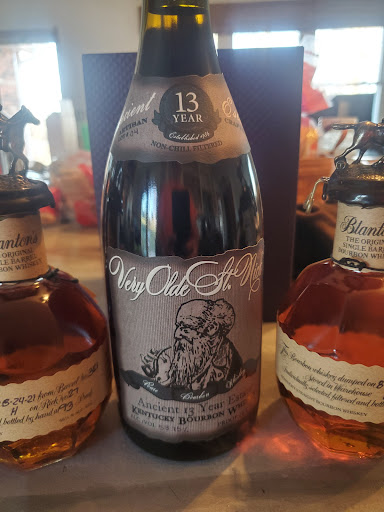 Liquor Store «Point Package Liquors», reviews and photos, 3030 E 10th St, Jeffersonville, IN 47130, USA