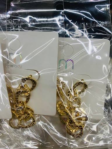 Beauty Supply Store «US Hair & Beauty Supply & Wig», reviews and photos, 3670 E Main St, Columbus, OH 43213, USA