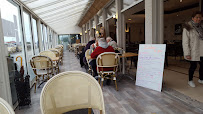 Atmosphère du Restaurant de fruits de mer Hissez Ø. Île d'oléron à Saint-Trojan-les-Bains - n°2