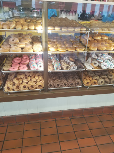 Donut Shop «Happy Donuts», reviews and photos, 305 2nd St NE, Puyallup, WA 98372, USA