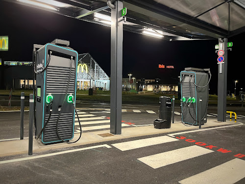 Borne de recharge de véhicules électriques e-Vadea Station de recharge Marchaux-Chaudefontaine