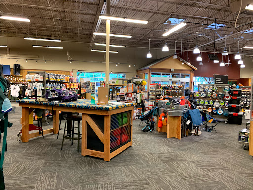 Camping Store «REI», reviews and photos, 1165 Perimeter Center W #200, Atlanta, GA 30338, USA