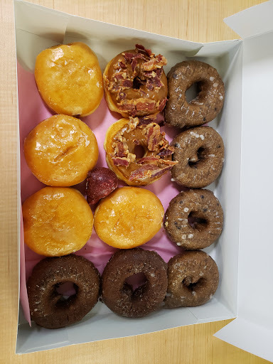Donut Shop «River Oaks Donuts», reviews and photos, 3601 Westheimer Rd, Houston, TX 77027, USA