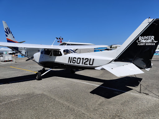 Flying schools Seattle