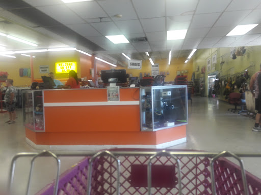 Thrift Store «Garland Road Thrift Store», reviews and photos, 10030 Garland Rd, Dallas, TX 75218, USA