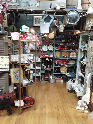 Antique Store «National Road Antique Mall», reviews and photos, 39 W Main St, Cambridge City, IN 47327, USA