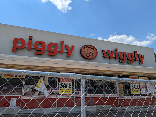 Grocery Store «Piggly Wiggly», reviews and photos, 2900 West End Ave, Nashville, TN 37203, USA