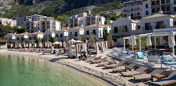 Foto van Huma Kotor Strand met hoog niveau van netheid