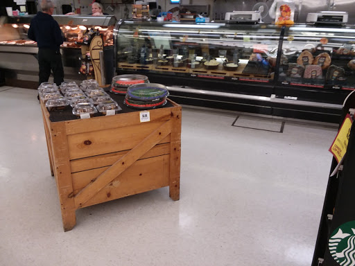 Grocery Store «Country Mart», reviews and photos, 1000 Hall St, Coffeyville, KS 67337, USA